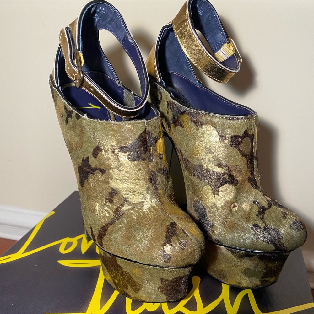 Gold Painted Cow Fur Platform Heels